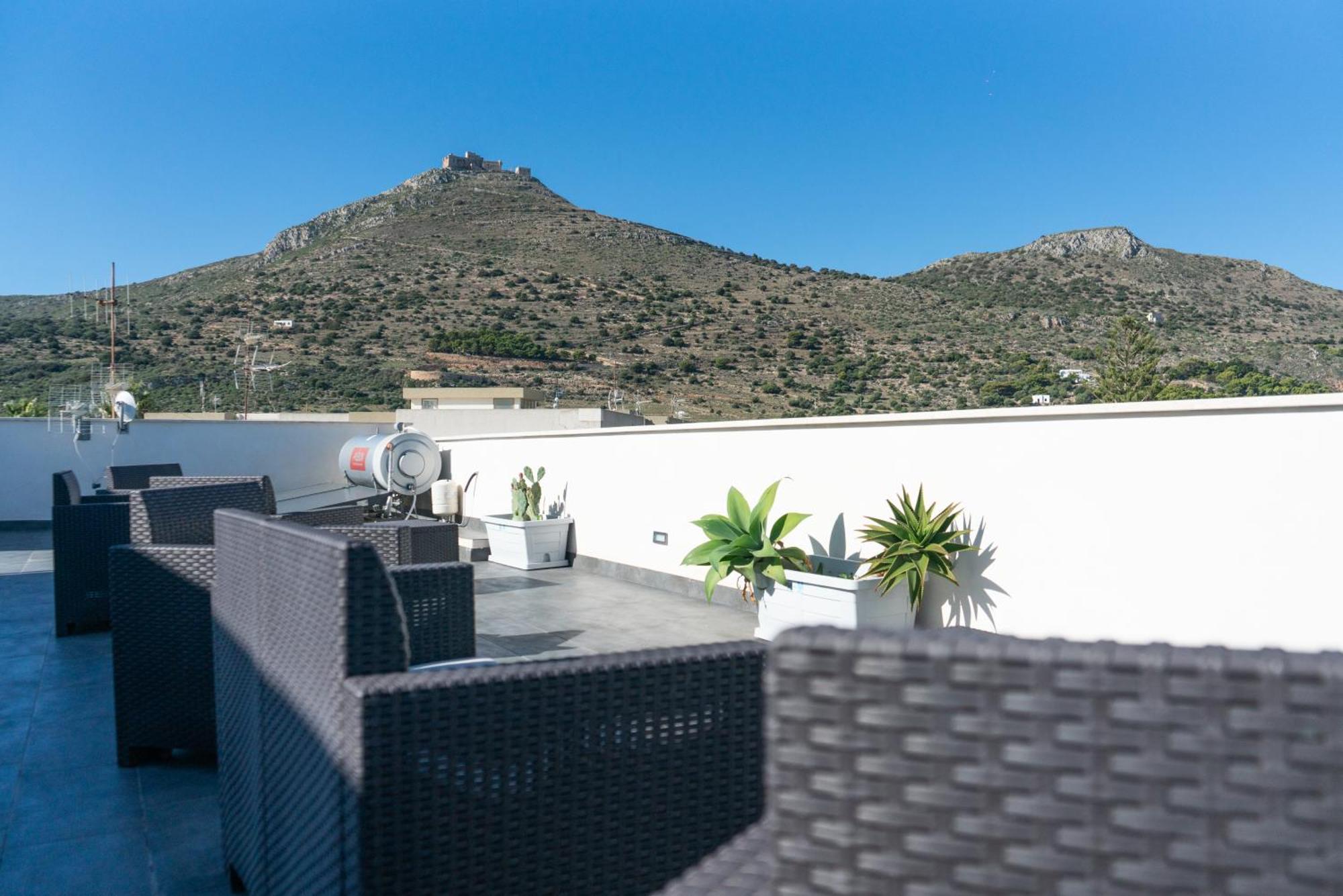 Ponente & Maestro Rooms Favignana Exterior photo